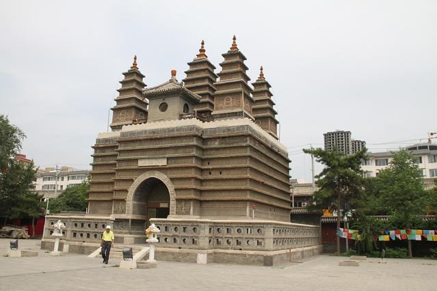 Five Pagoda Temple